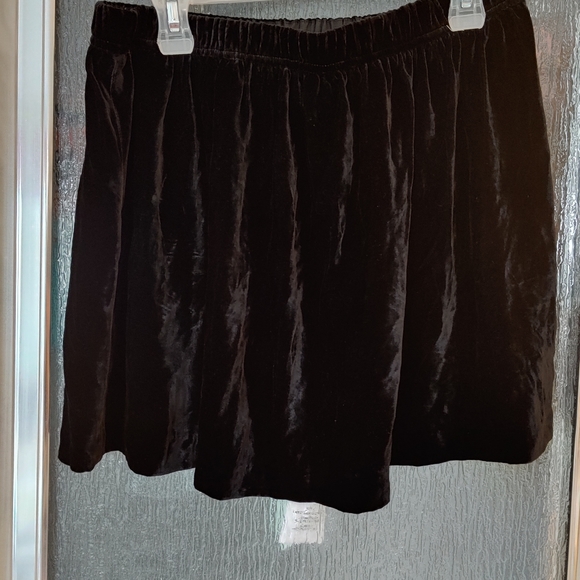 Jacob Skirt - Picture 2 of 3
